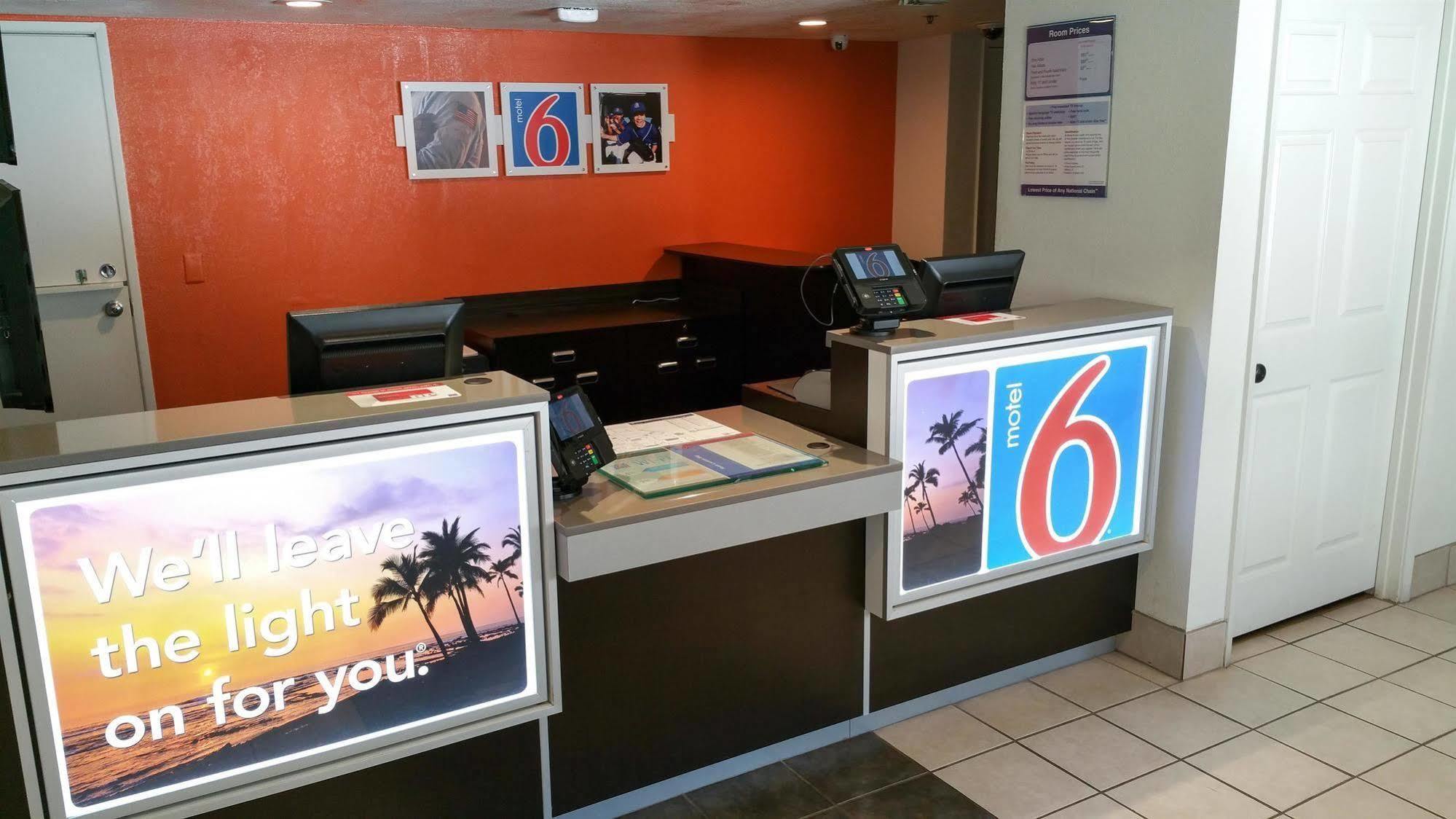 Motel 6-Palm Springs, Ca - Downtown Exteriér fotografie